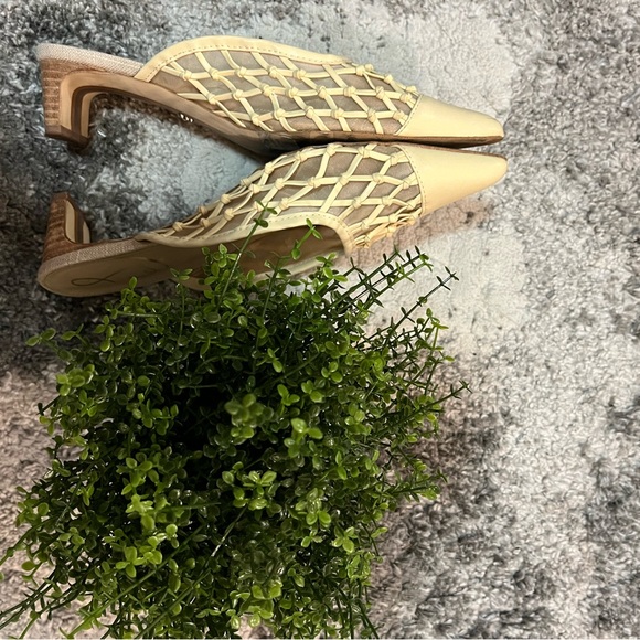 Sandal - Picture 2 of 4